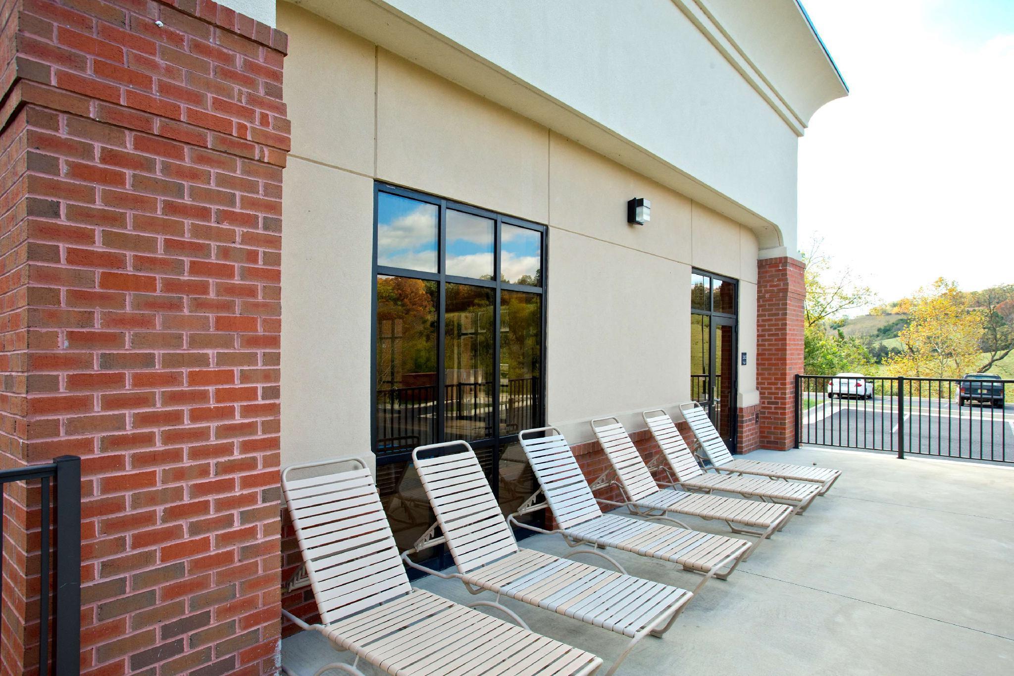 Hampton Inn Front Royal Exteriör bild